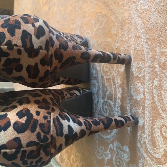 Sexy fun wild hot leopard print knee high boots! - Picture 4 of 9